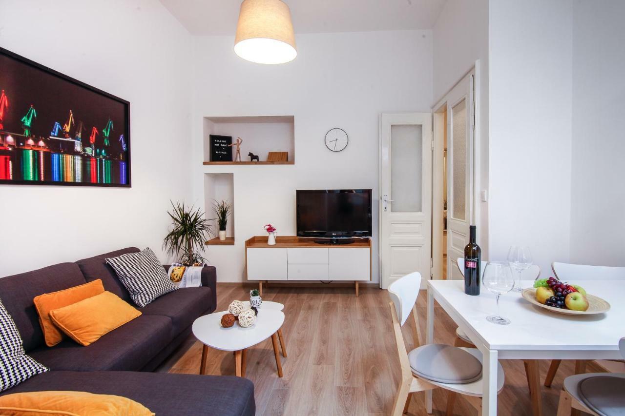 Apartment Kensi*** Pula Exteriör bild